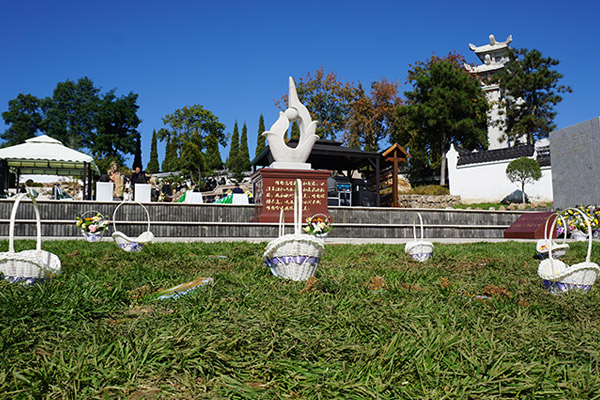 沈陽龍生墓園