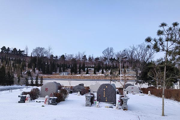 沈陽龍生墓園