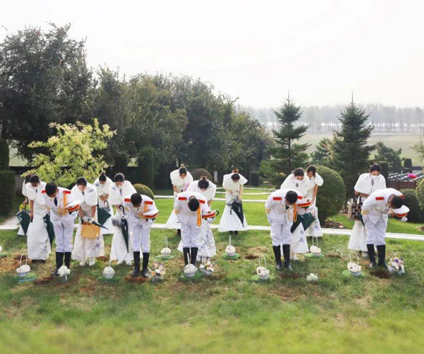 沈陽龍生墓園
