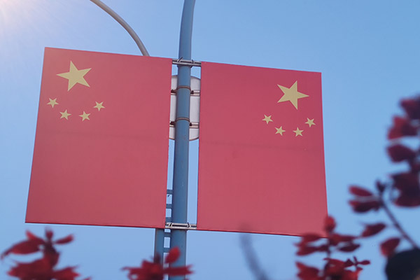 祖國75載風華，沈陽公墓行業致敬無私奉獻的英烈們，龍生墓園全體員工在平凡崗位上為強國建設和民族復興偉業作出更多貢獻！