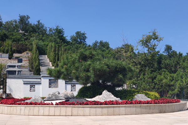 沈陽龍生墓園