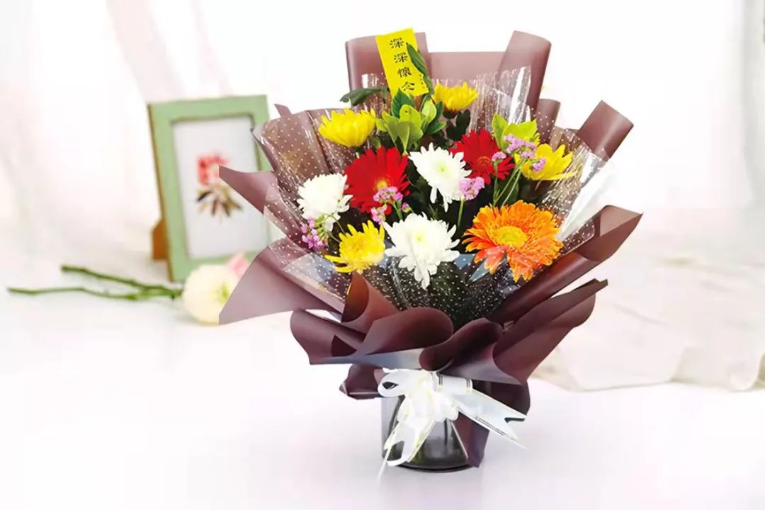 燈火映團圓，溫情護新春 | 龍生墓園春節期間服務不停歇