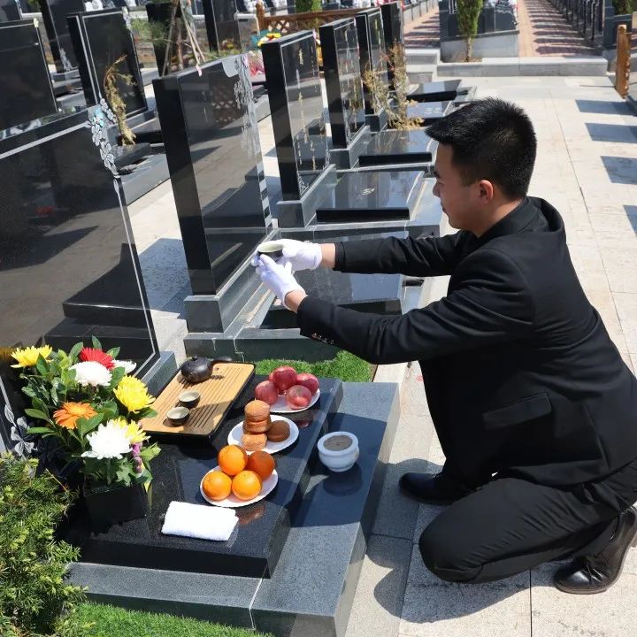 元旦喜迎新，龍生憶去歲，展今朝，未來可期，沈陽墓園365天為愛守護！